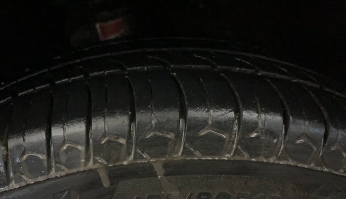 2019 Maruti New Wagon-R LXI CNG 1.0, CNG, Manual, 87,834 km, Left Front Tyre Tread