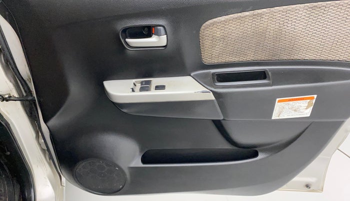 2013 Maruti Wagon R 1.0 LXI CNG, CNG, Manual, 1,15,002 km, Driver Side Door Panels Control