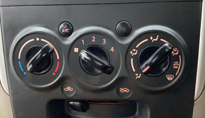 2013 Maruti Wagon R 1.0 LXI CNG, CNG, Manual, 1,15,002 km, Dashboard - Air Re-circulation knob is not working