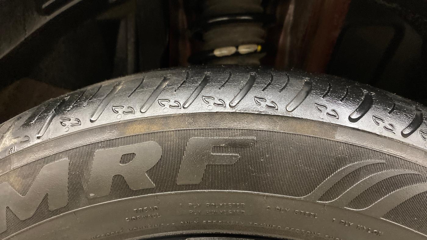 2022 Renault Kiger RXZ TURBO CVT DUAL TONE, Petrol, Automatic, 64,547 km, Right Front Tyre Tread