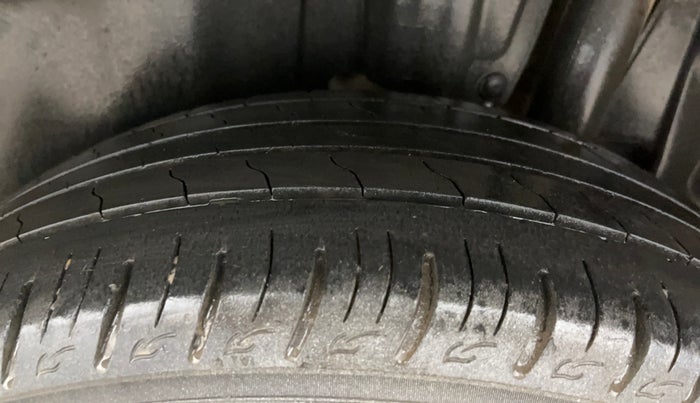 2020 Maruti Vitara Brezza LXI, Petrol, Manual, 59,889 km, Left Rear Tyre Tread