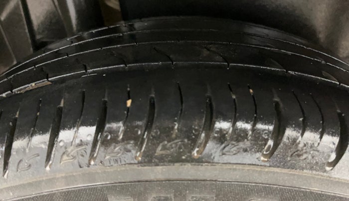 2020 Maruti Vitara Brezza LXI, Petrol, Manual, 59,889 km, Right Rear Tyre Tread