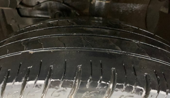 2020 Maruti Vitara Brezza LXI, Petrol, Manual, 59,889 km, Left Front Tyre Tread