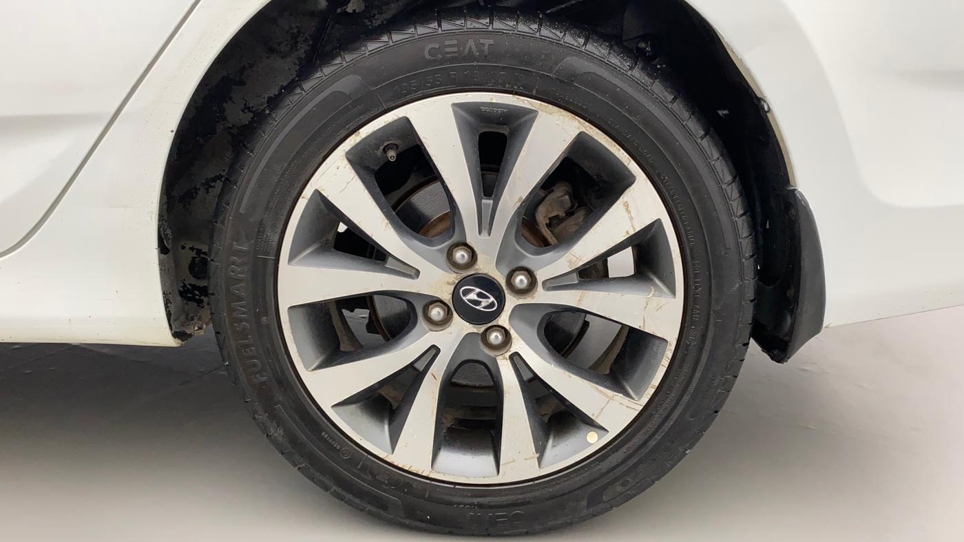 2013 Hyundai Verna FLUIDIC 1.6 CRDI SX, Diesel, Manual, 1,15,113 km, Left Rear Wheel
