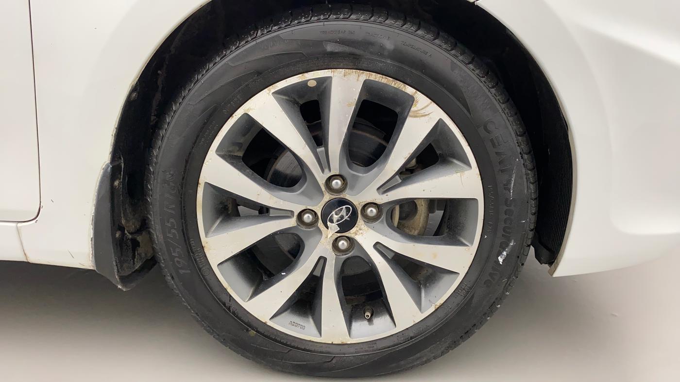 2013 Hyundai Verna FLUIDIC 1.6 CRDI SX, Diesel, Manual, 1,15,113 km, Right Front Wheel
