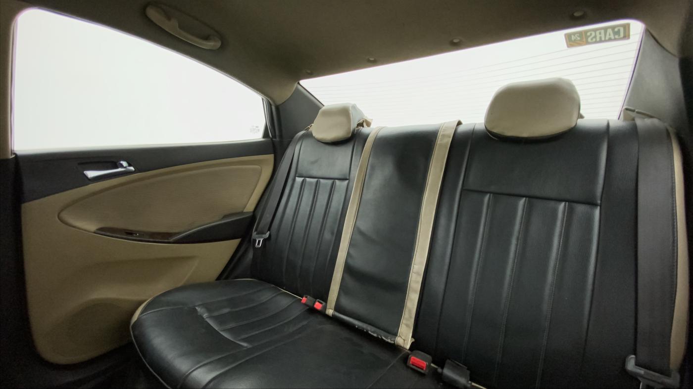 2013 Hyundai Verna FLUIDIC 1.6 CRDI SX, Diesel, Manual, 1,15,113 km, Right Side Rear Door Cabin