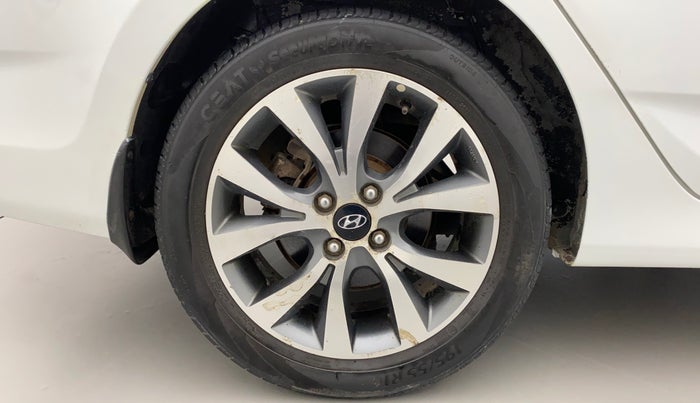 2013 Hyundai Verna FLUIDIC 1.6 CRDI SX, Diesel, Manual, 1,15,113 km, Right Rear Wheel