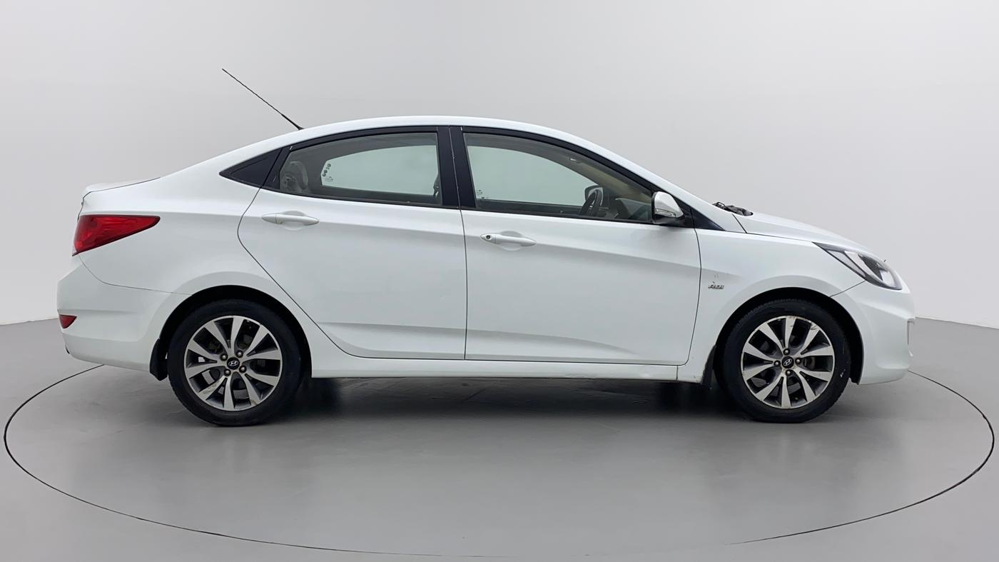 2013 Hyundai Verna FLUIDIC 1.6 CRDI SX, Diesel, Manual, 1,15,113 km, Right Side View
