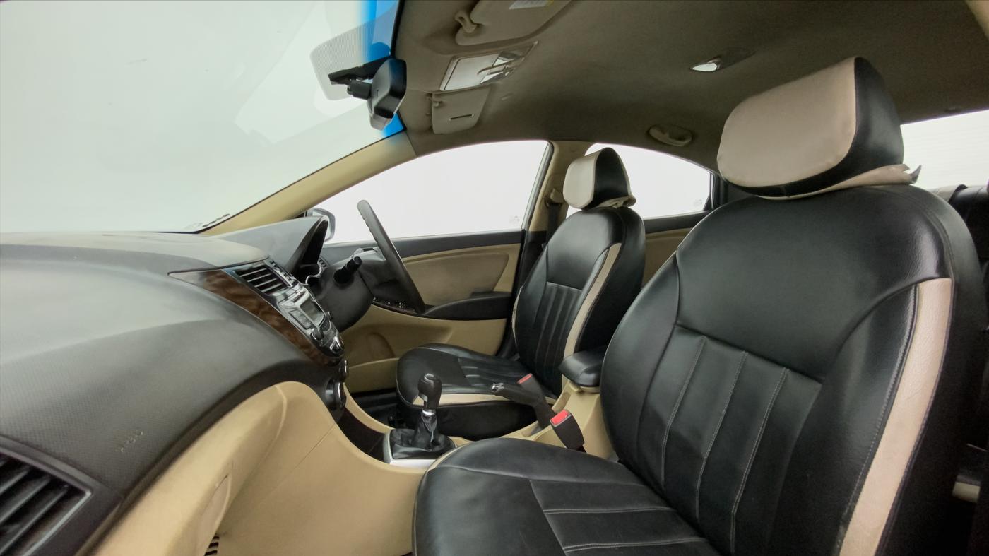 2013 Hyundai Verna FLUIDIC 1.6 CRDI SX, Diesel, Manual, 1,15,113 km, Right Side Front Door Cabin