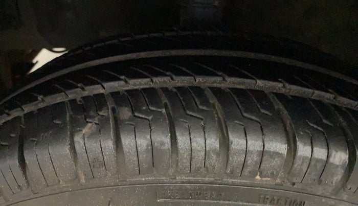 2016 Hyundai Eon ERA +, Petrol, Manual, 36,637 km, Left Front Tyre Tread