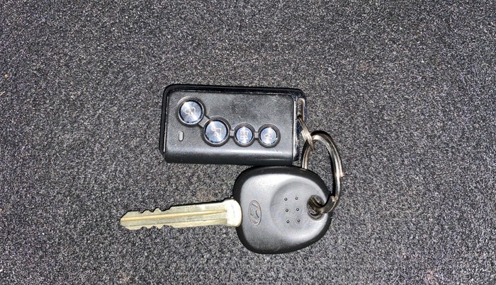 2016 Hyundai Eon ERA +, Petrol, Manual, 36,637 km, Key Close Up