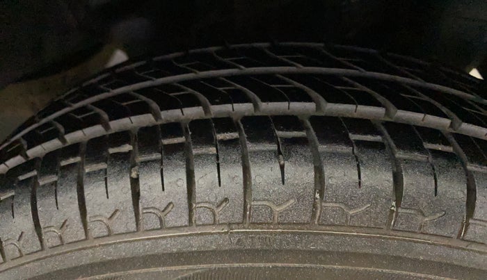 2016 Hyundai Eon ERA +, Petrol, Manual, 36,637 km, Left Rear Tyre Tread