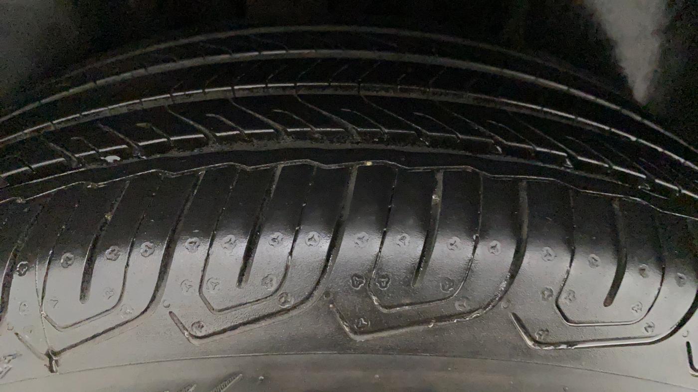 2021 Volkswagen TAIGUN HIGHLINE 1.0 TSI AT, Petrol, Automatic, 8,581 km, Left Rear Tyre Tread