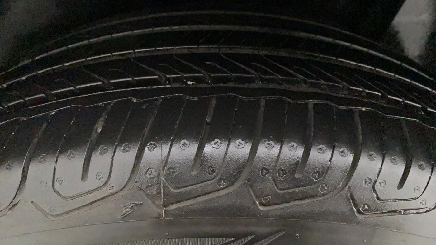 2021 Volkswagen TAIGUN HIGHLINE 1.0 TSI AT, Petrol, Automatic, 8,581 km, Right Rear Tyre Tread