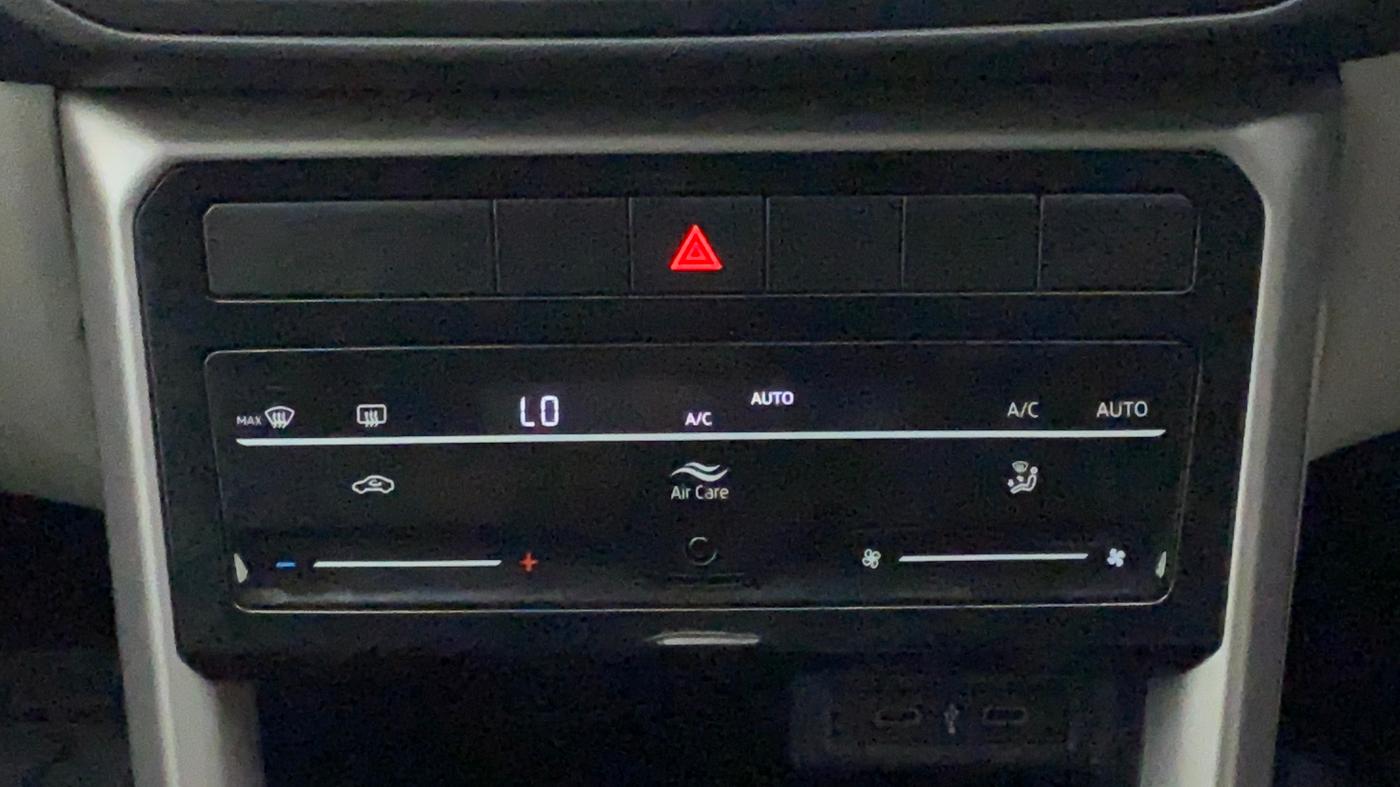2021 Volkswagen TAIGUN HIGHLINE 1.0 TSI AT, Petrol, Automatic, 8,581 km, Automatic Climate Control