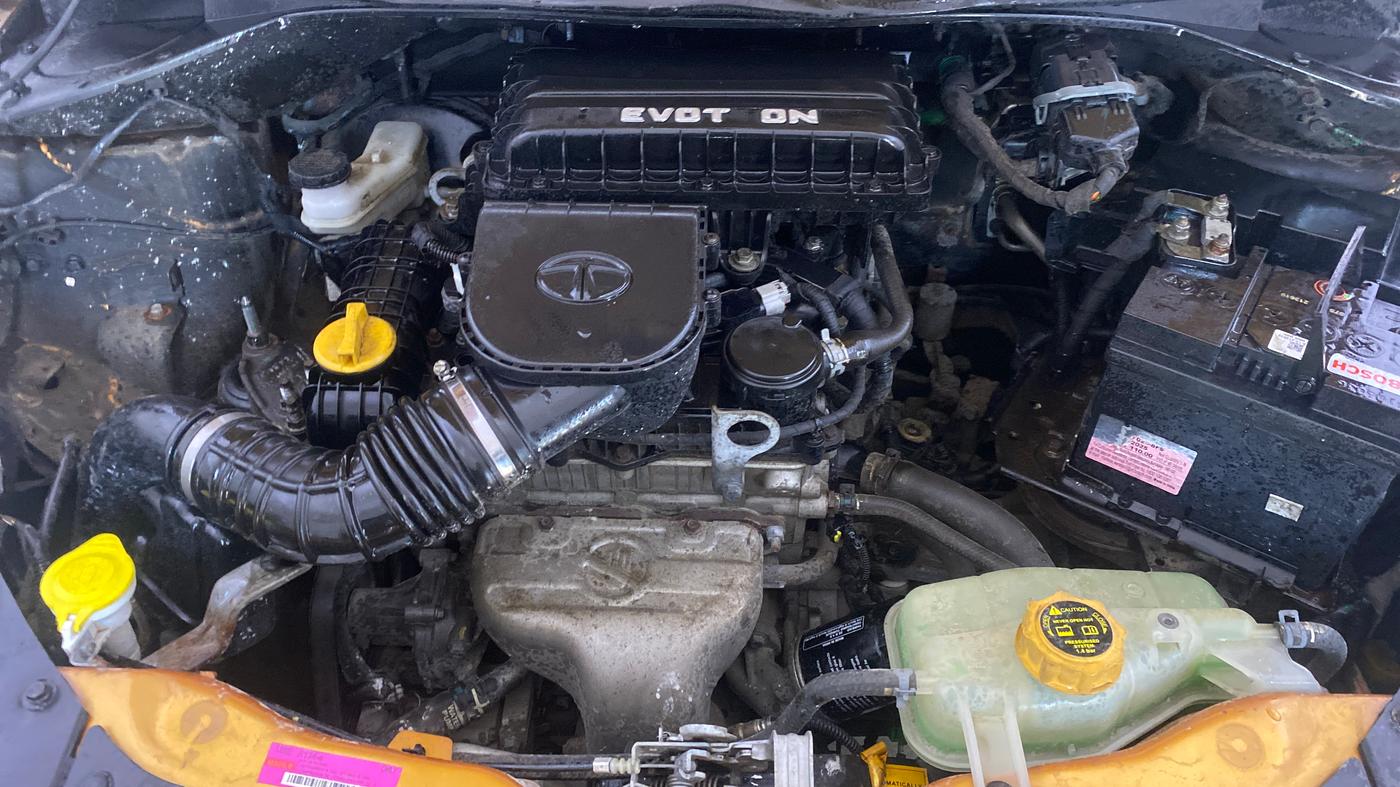 2018 Tata Tiago XT PETROL, Petrol, Manual, 25,547 km, Engine View