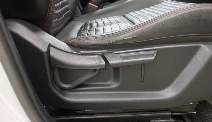 2020 KIA SONET GTX PLUS 1.5, Diesel, Manual, 81,168 km, Driver Side Adjustment Panel