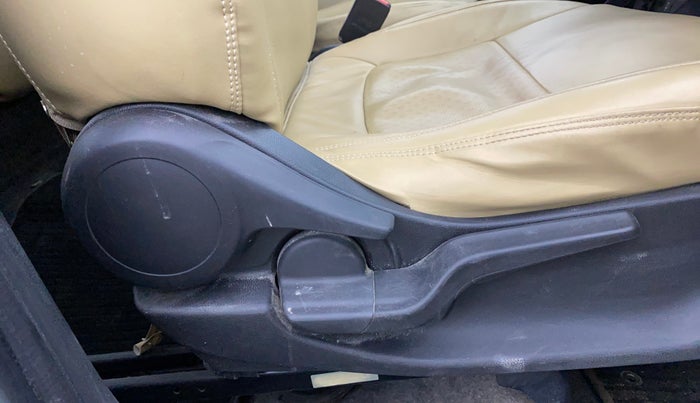 2020 Honda Amaze 1.2L I-VTEC VX, Petrol, Manual, 1,03,024 km, Driver Side Adjustment Panel