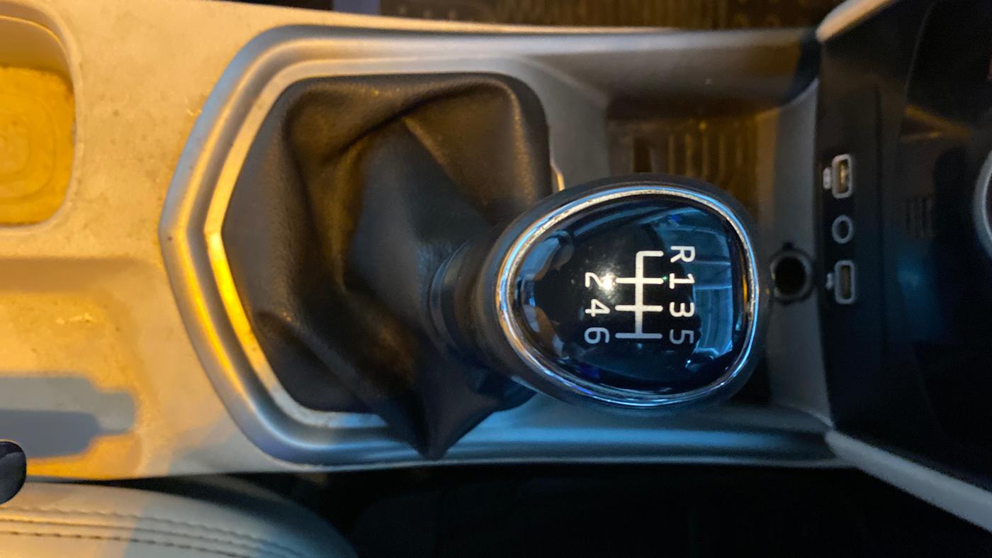 2021 Mahindra XUV300 W8 (O) 1.2 PETROL, Petrol, Manual, 93,933 km, Gear Lever