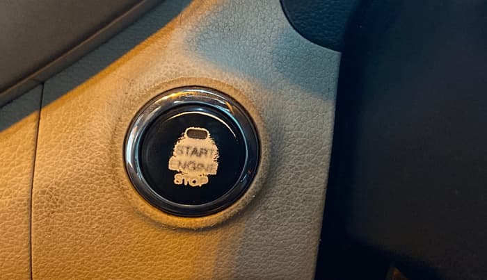 2021 Mahindra XUV300 W8 (O) 1.2 PETROL, Petrol, Manual, 93,983 km, Keyless Start/ Stop Button