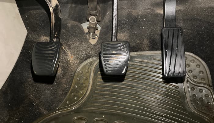 2021 Mahindra XUV300 W8 (O) 1.2 PETROL, Petrol, Manual, 93,983 km, Pedals
