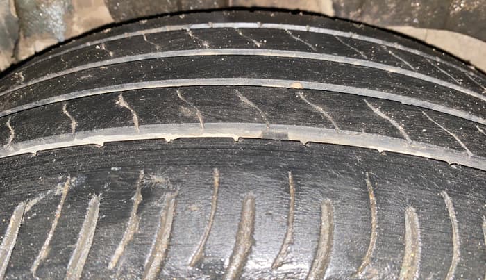 2021 Mahindra XUV300 W8 (O) 1.2 PETROL, Petrol, Manual, 93,983 km, Left Rear Tyre Tread