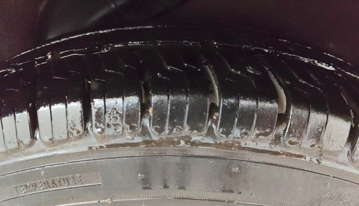 2014 Hyundai i10 SPORTZ 1.1, Petrol, Manual, 75,832 km, Left Rear Tyre Tread