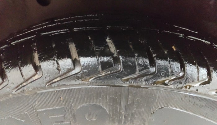 2014 Hyundai i10 SPORTZ 1.1, Petrol, Manual, 75,832 km, Right Rear Tyre Tread