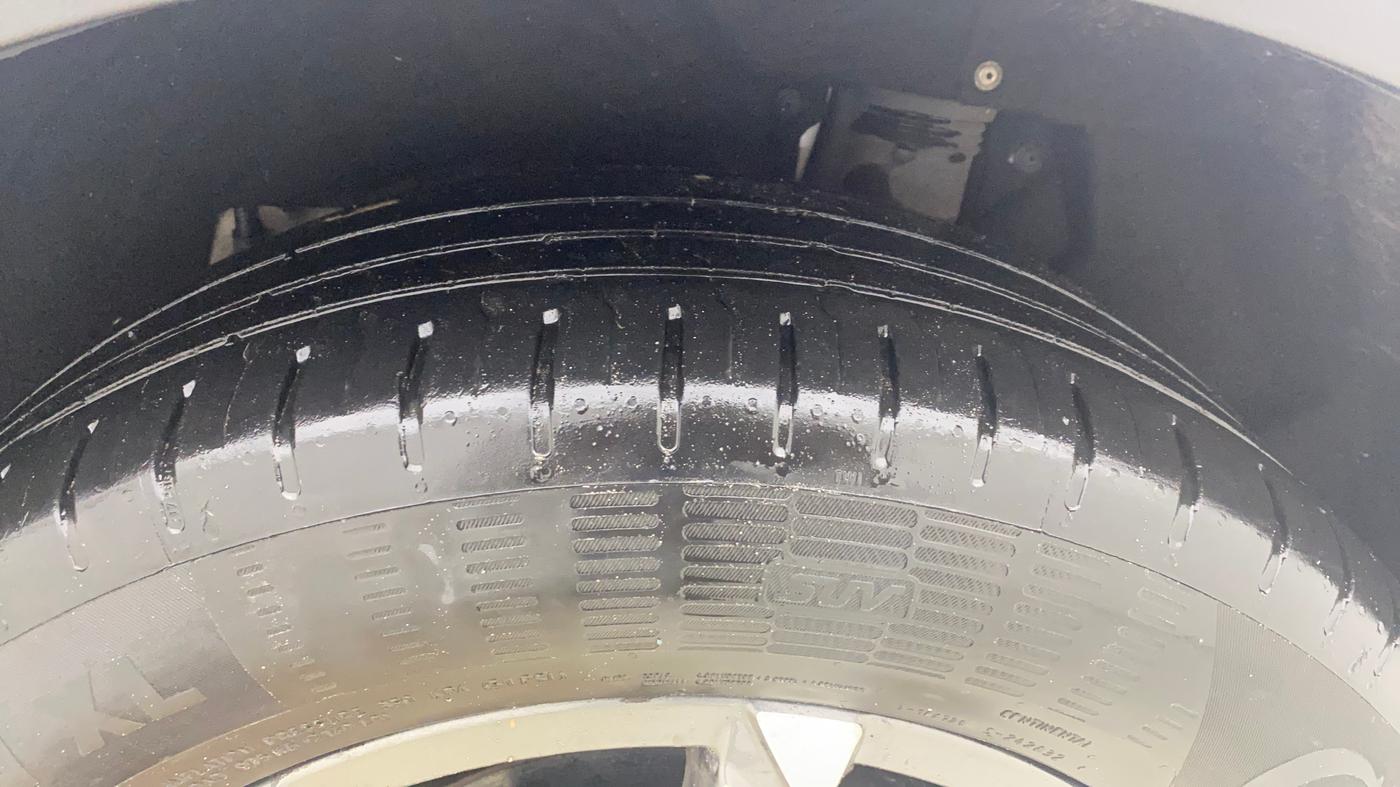 2022 Mahindra XUV700 AX 7 LUXURY P AT 7 STR, Petrol, Automatic, 38,547 km, Left Rear Tyre Tread
