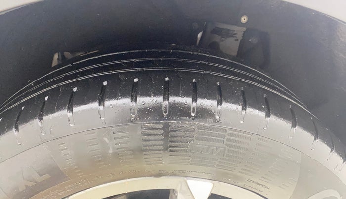 2022 Mahindra XUV700 AX 7 LUXURY P AT 7 STR, Petrol, Automatic, 38,547 km, Left Rear Tyre Tread