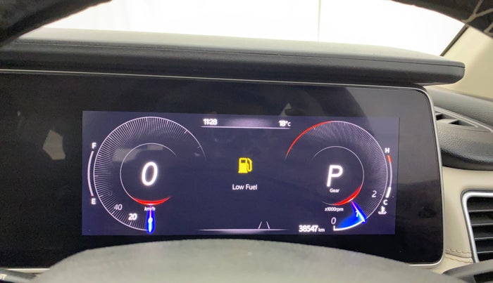 2022 Mahindra XUV700 AX 7 LUXURY P AT 7 STR, Petrol, Automatic, 38,547 km, Odometer Image