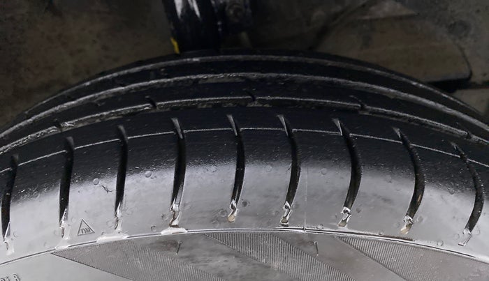 2017 Maruti Dzire VXI, Petrol, Manual, 61,158 km, Right Front Tyre Tread