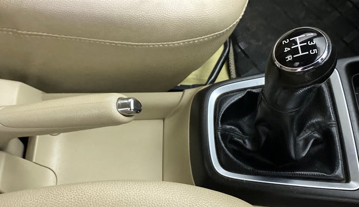 2017 Maruti Dzire VXI, Petrol, Manual, 61,158 km, Gear Lever