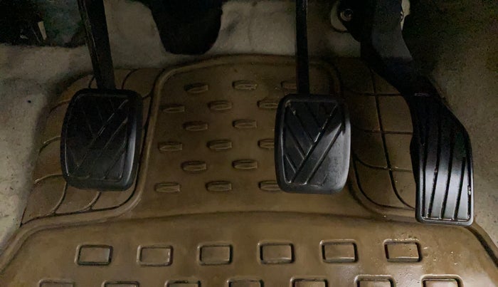 2013 Maruti Swift Dzire VXI, Petrol, Manual, 95,606 km, Pedals
