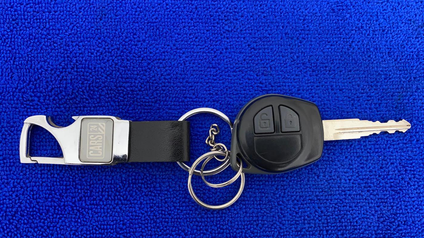 2013 Maruti Swift Dzire VXI, Petrol, Manual, 95,606 km, Key Close Up