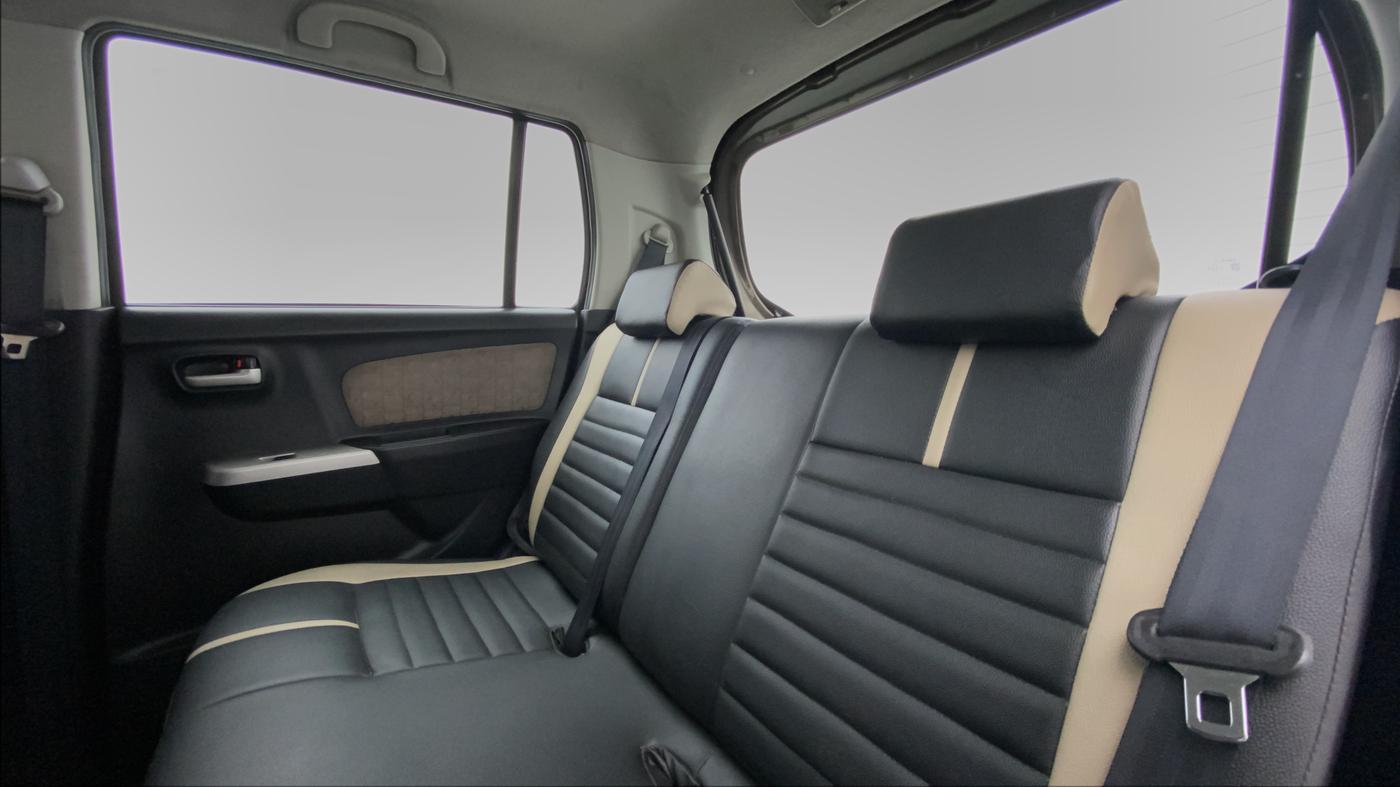 2016 Maruti Wagon R 1.0 VXI, Petrol, Manual, 43,322 km, Right Side Door Cabin View