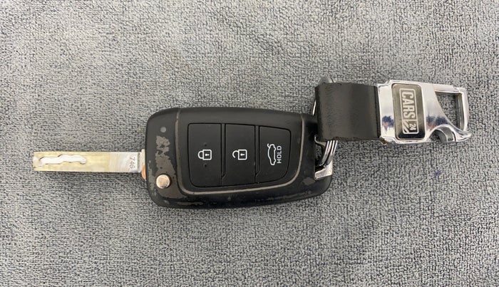 2018 Hyundai Verna 1.6 CRDI SX + AT, Diesel, Automatic, 73,815 km, Key Close Up