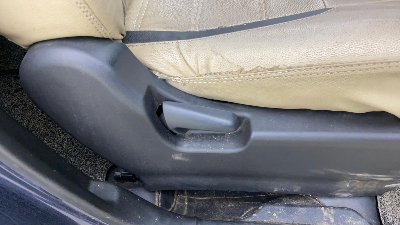 2018 Maruti Wagon R 1.0 LXI CNG, CNG, Manual, 29,874 km, Driver Side Adjustment Panel