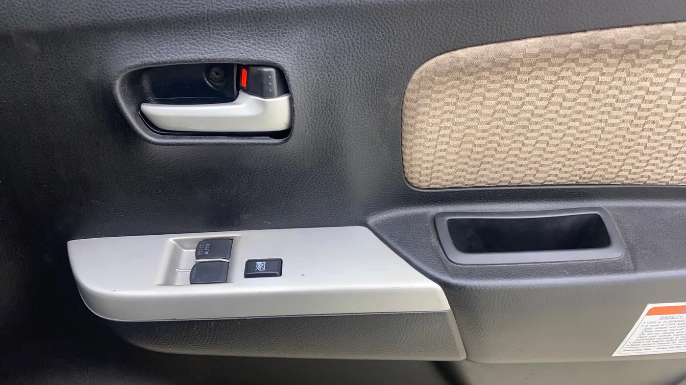 2018 Maruti Wagon R 1.0 LXI CNG, CNG, Manual, 29,874 km, Driver Side Door Panels Control