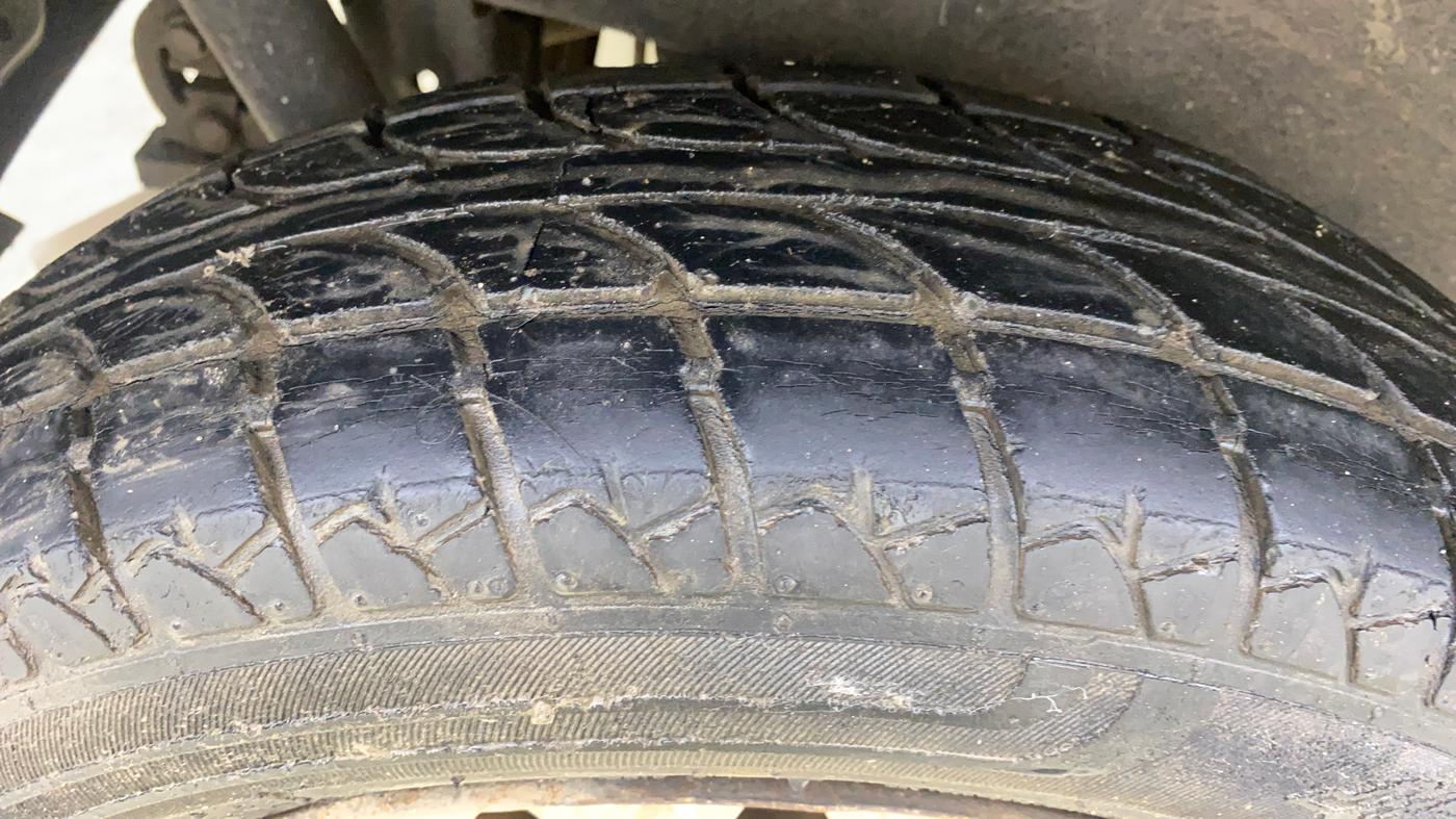 2018 Maruti Wagon R 1.0 LXI CNG, CNG, Manual, 29,874 km, Right Rear Tyre Tread