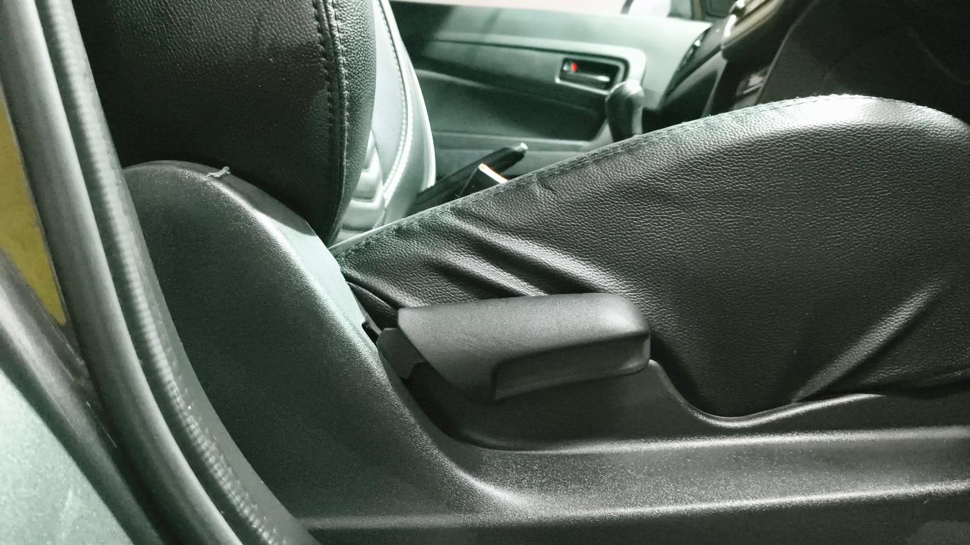 2021 Maruti Vitara Brezza VXI, Petrol, Manual, 54,204 km, Driver Side Adjustment Panel