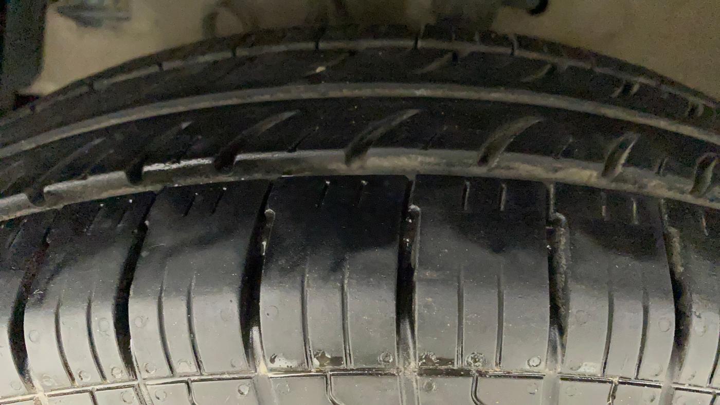 2021 Maruti Swift Dzire TOUR S-CNG, CNG, Manual, 35,476 km, Left Front Tyre Tread