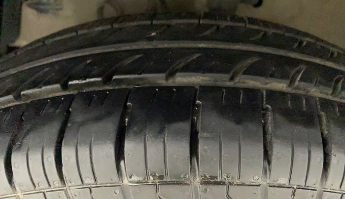 2021 Maruti Swift Dzire TOUR S-CNG, CNG, Manual, 35,476 km, Left Front Tyre Tread