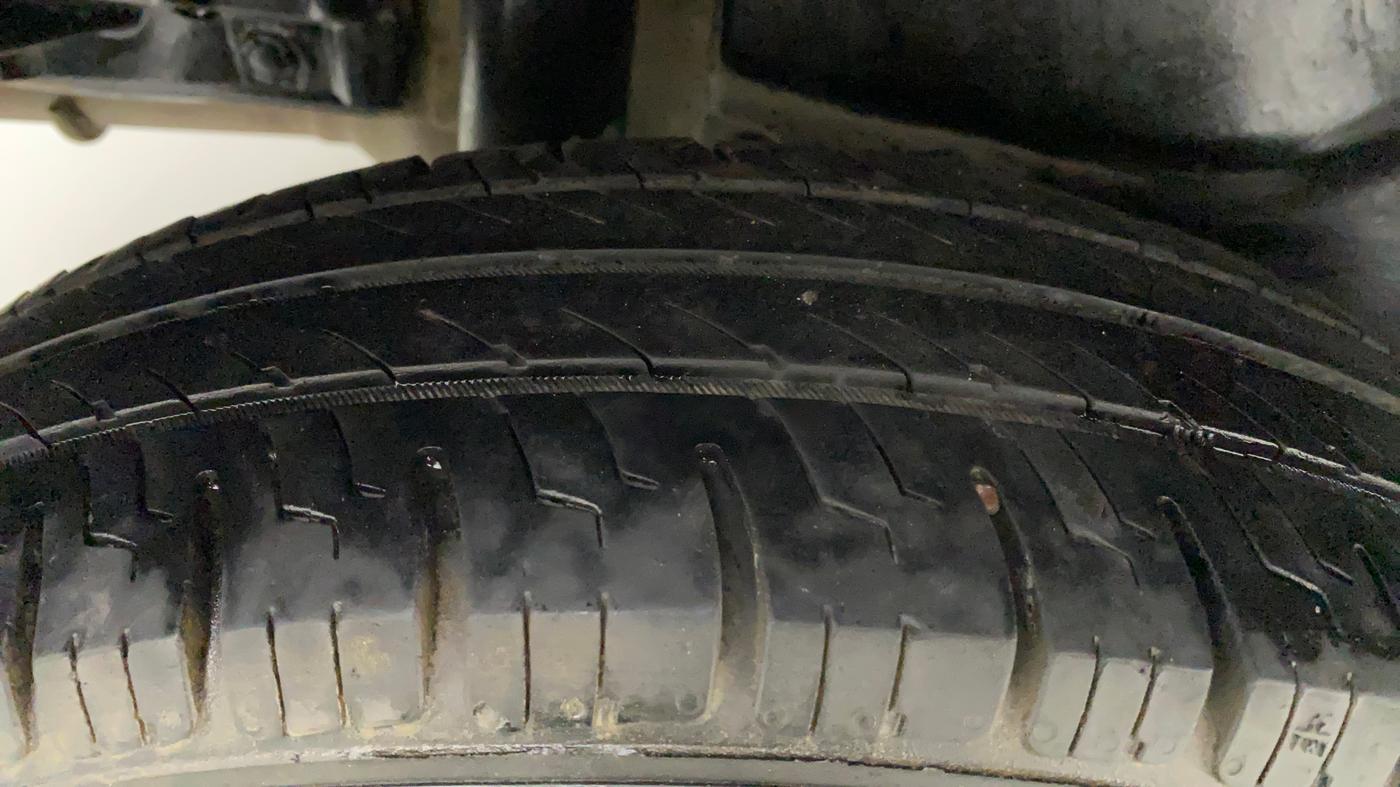 2021 Maruti Swift Dzire TOUR S-CNG, CNG, Manual, 35,476 km, Right Rear Tyre Tread