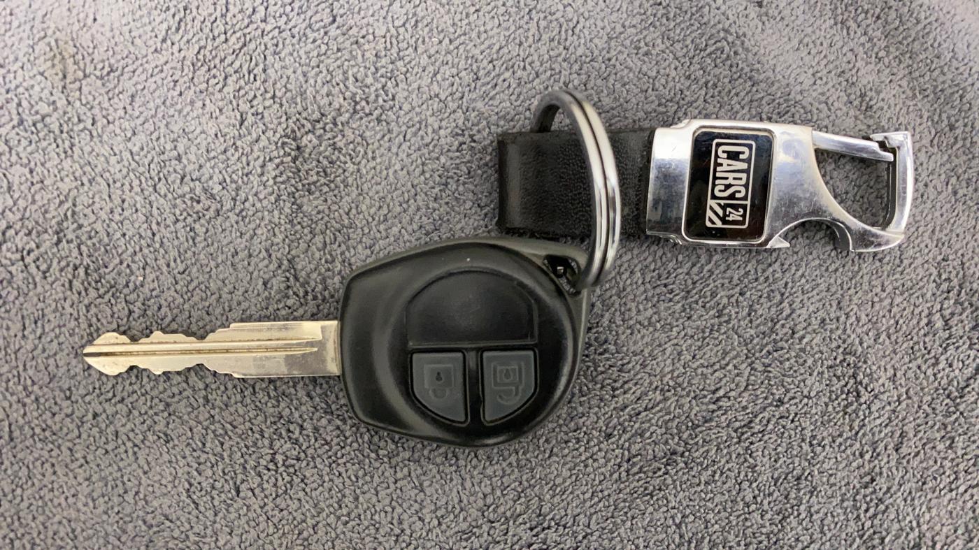 2021 Maruti Swift Dzire TOUR S-CNG, CNG, Manual, 35,476 km, Key Close Up