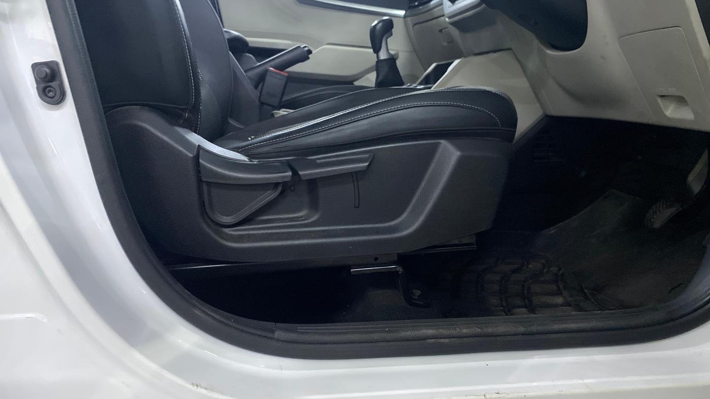 2023 KIA CARENS PRESTIGE 1.5 DIESEL IMT 7 STR, Diesel, Manual, 53,444 km, Driver Side Adjustment Panel