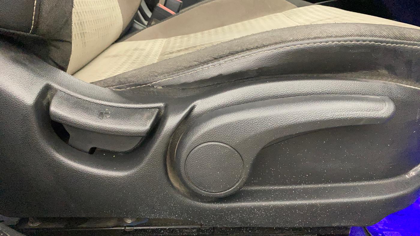 2018 Hyundai Elite i20 ASTA 1.2, Petrol, Manual, 84,249 km, Driver Side Adjustment Panel