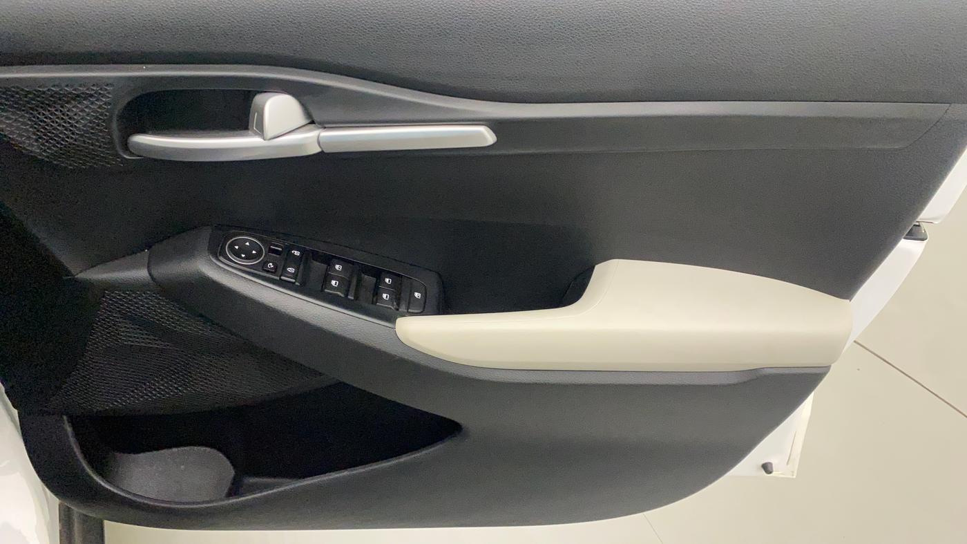2022 KIA SELTOS HTK PLUS 1.5 IMT, Petrol, Manual, 15,712 km, Driver Side Door Panels Control