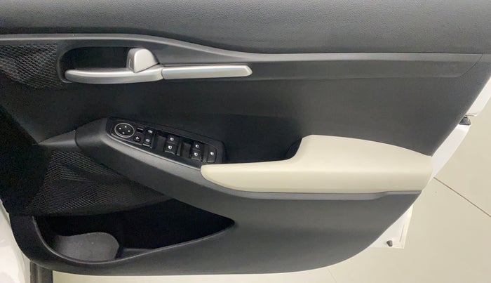2022 KIA SELTOS HTK PLUS 1.5 IMT, Petrol, Manual, 15,712 km, Driver Side Door Panels Control