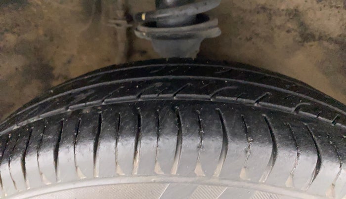 2017 Maruti Alto 800 LXI, Petrol, Manual, 96,378 km, Right Front Tyre Tread